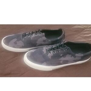 TOMMY HILFIGER Men's/Youth 7.5 Women's 8.5 Camo Sneakers Casual Boat Shoes New